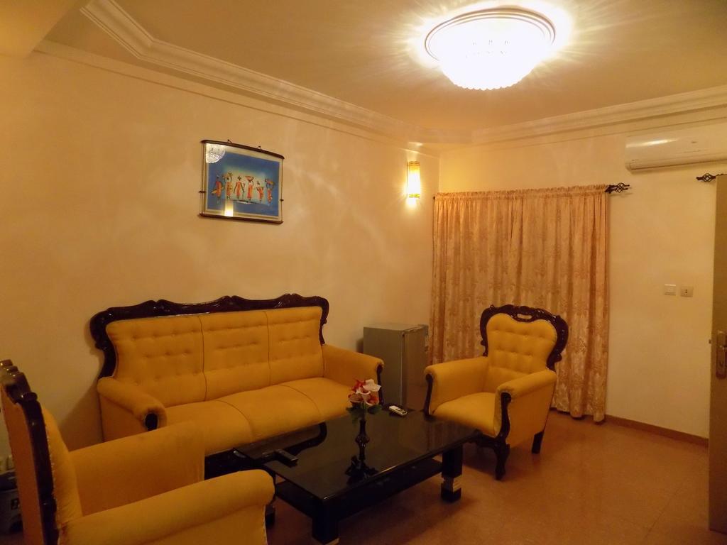 Hotel Magnificat Lomé Extérieur photo