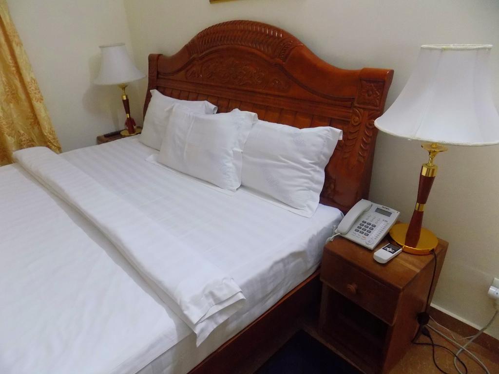 Hotel Magnificat Lomé Extérieur photo