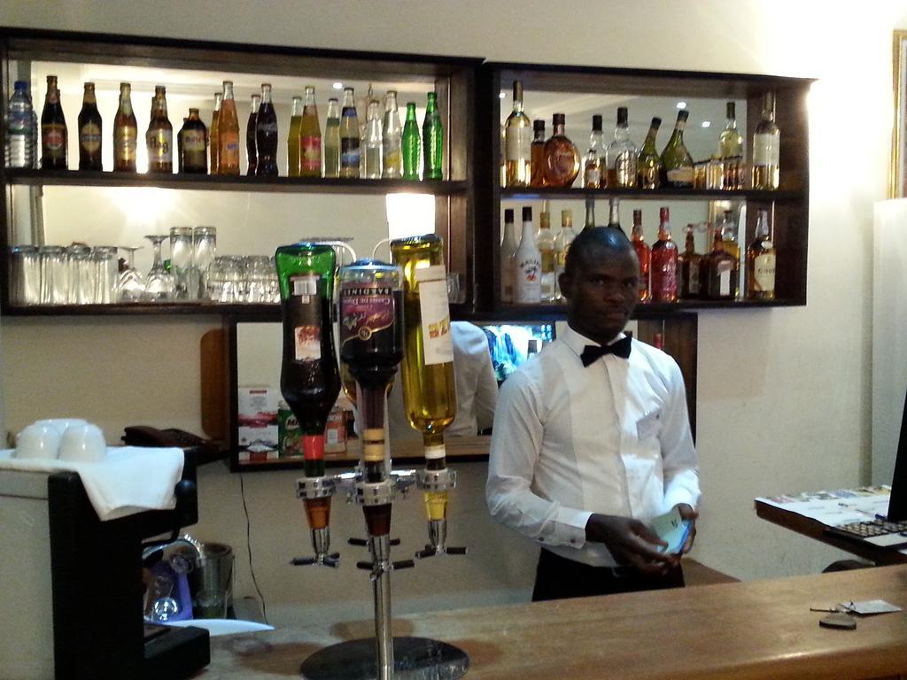 Hotel Magnificat Lomé Extérieur photo