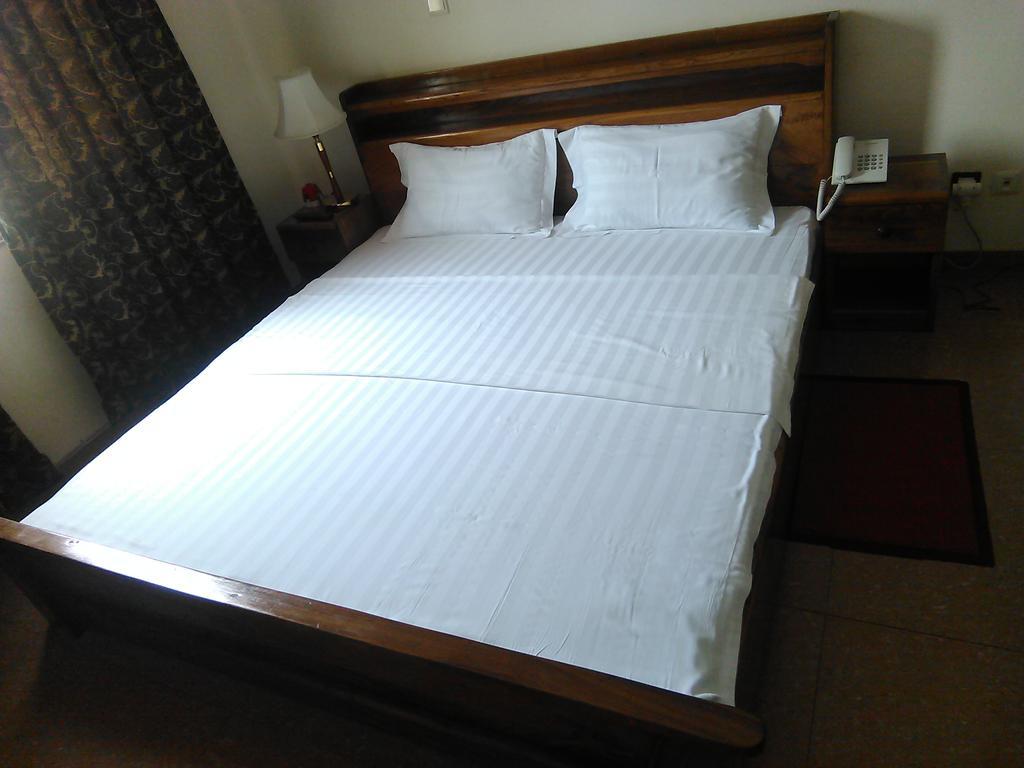 Hotel Magnificat Lomé Extérieur photo