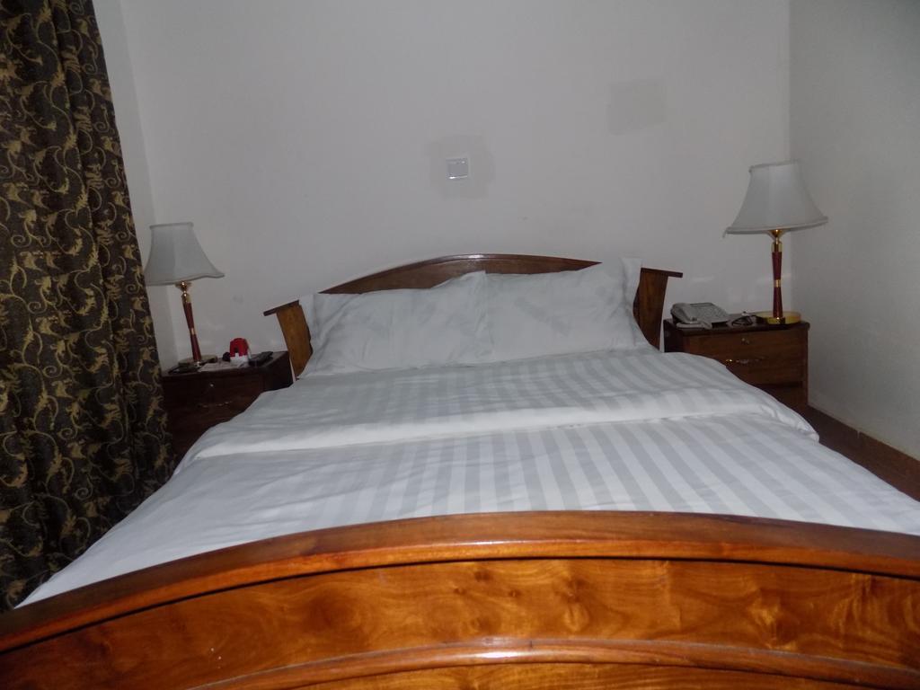 Hotel Magnificat Lomé Extérieur photo