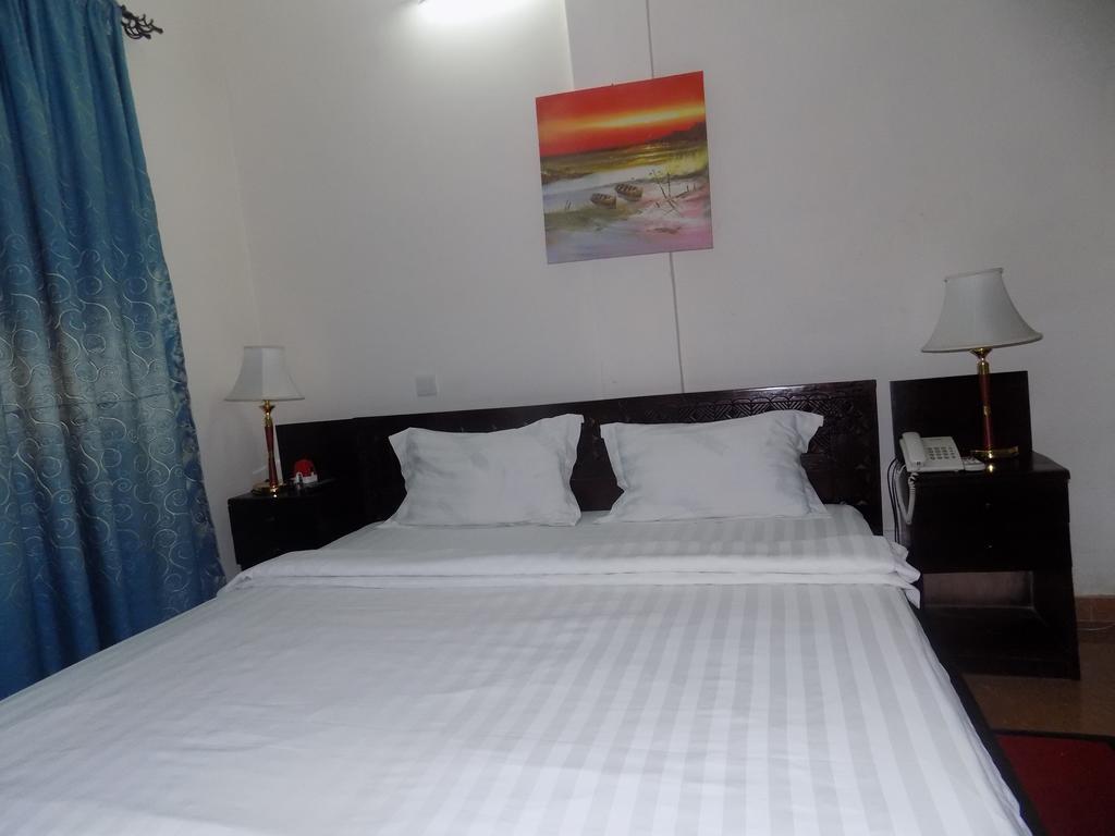 Hotel Magnificat Lomé Extérieur photo