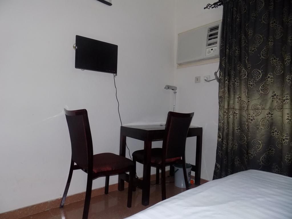 Hotel Magnificat Lomé Extérieur photo