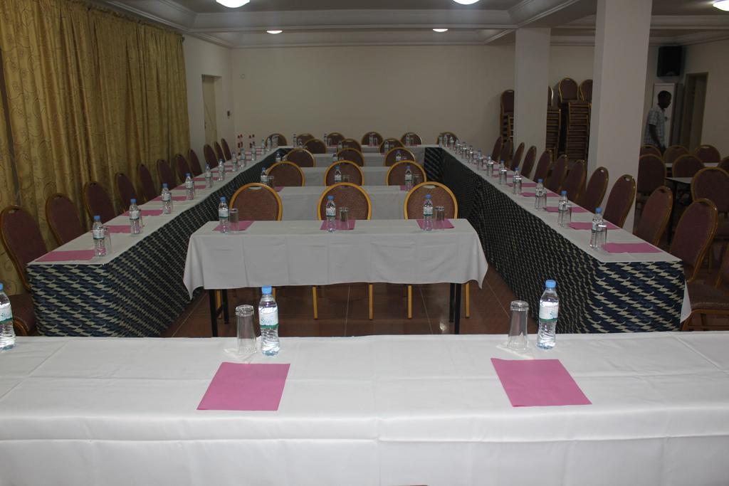Hotel Magnificat Lomé Extérieur photo