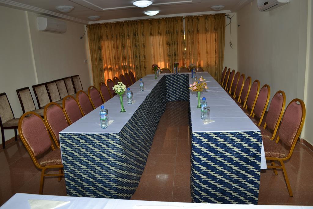 Hotel Magnificat Lomé Extérieur photo