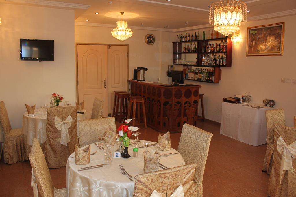 Hotel Magnificat Lomé Extérieur photo