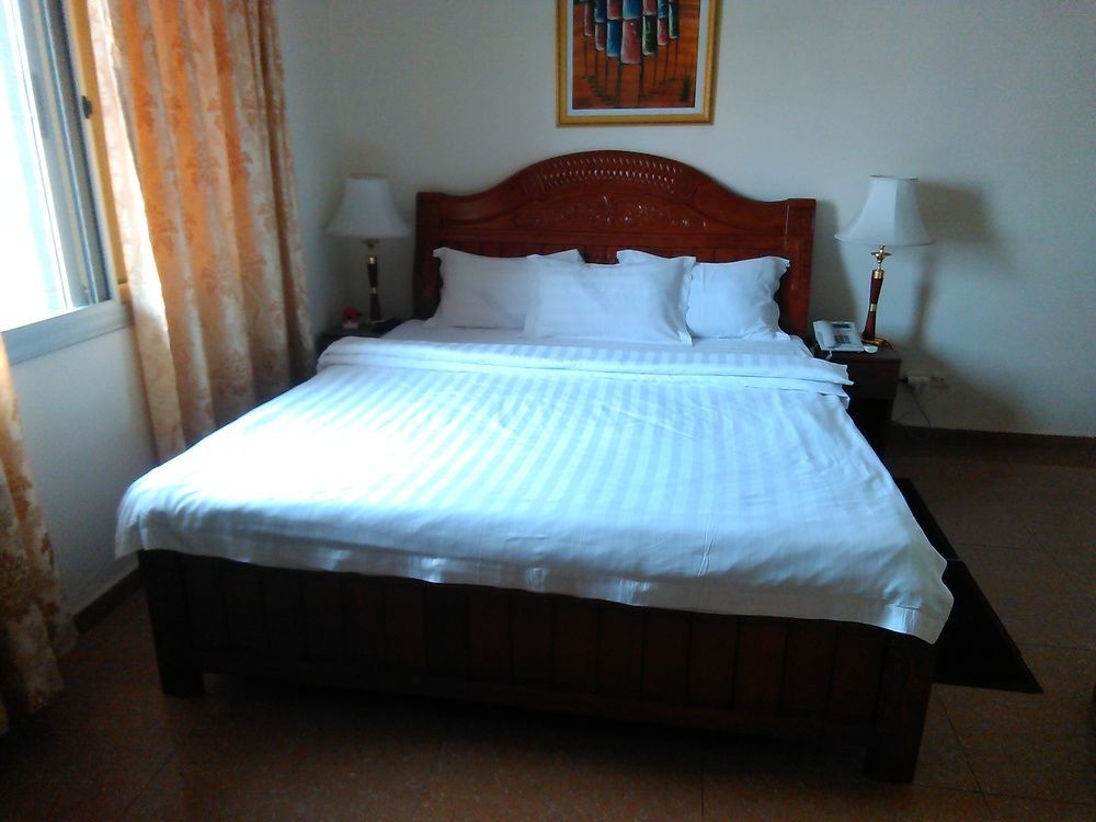 Hotel Magnificat Lomé Extérieur photo