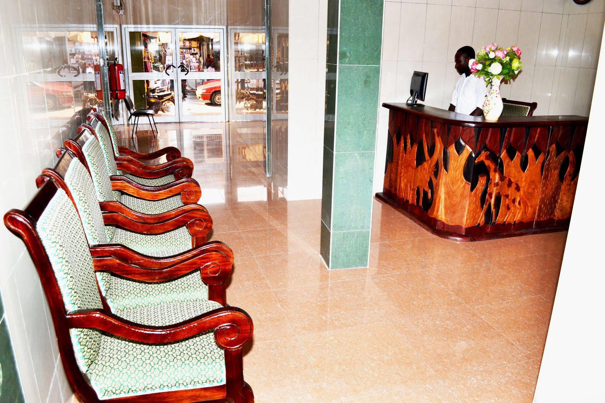 Hotel Magnificat Lomé Extérieur photo