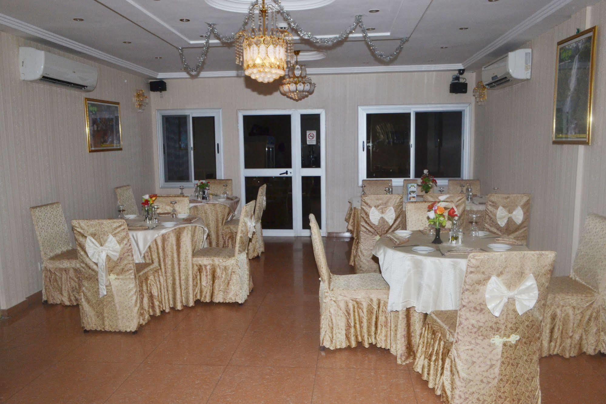Hotel Magnificat Lomé Extérieur photo