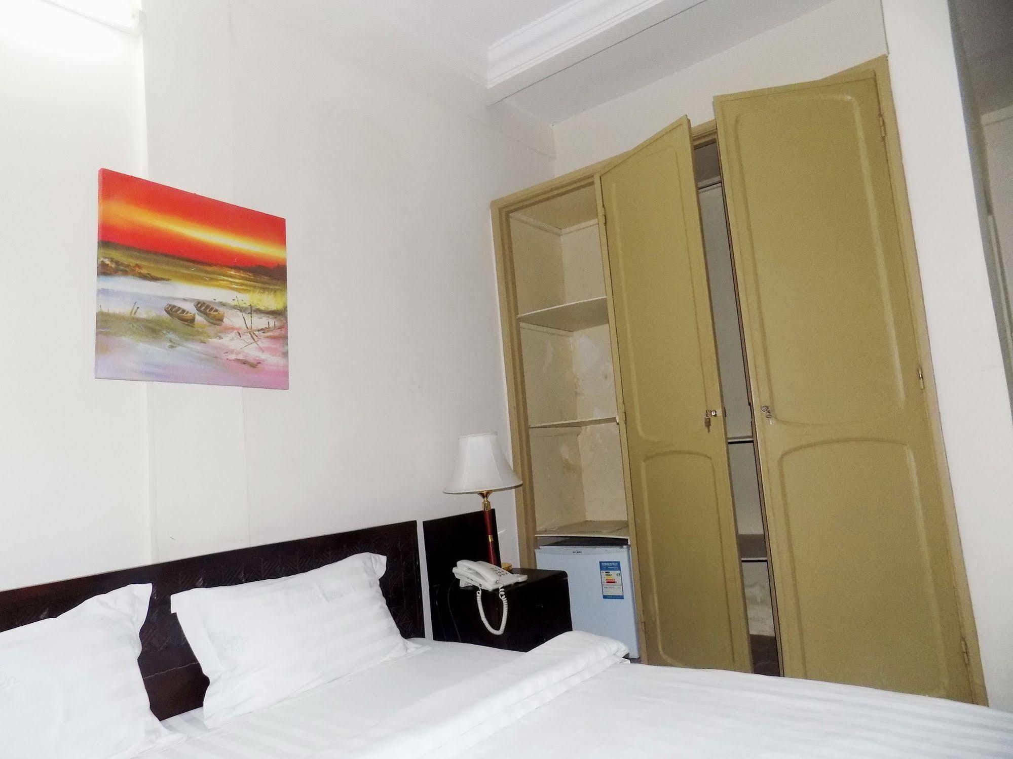 Hotel Magnificat Lomé Extérieur photo
