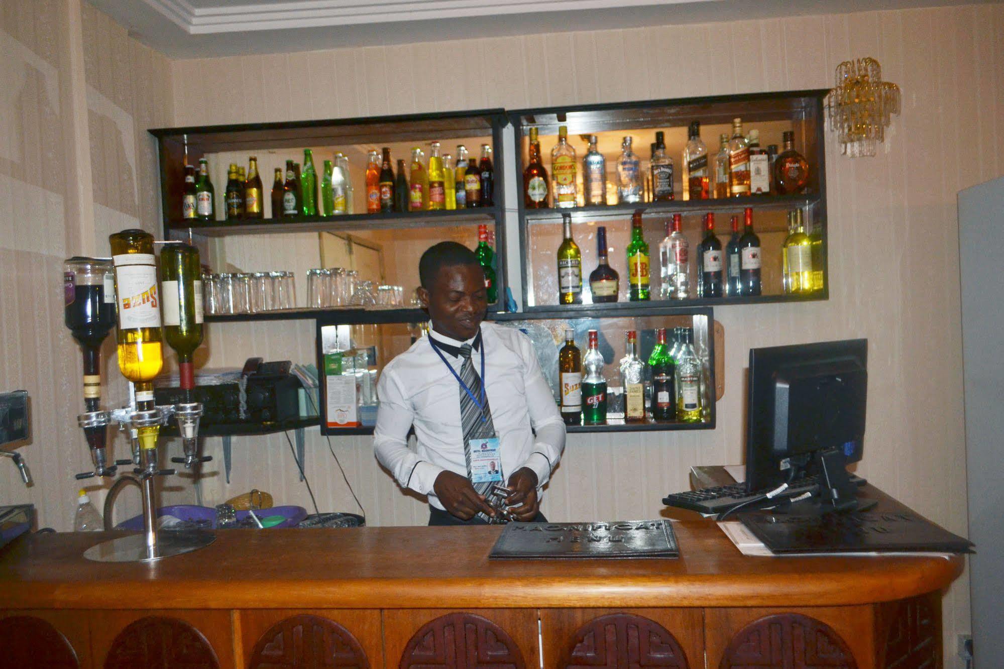 Hotel Magnificat Lomé Extérieur photo